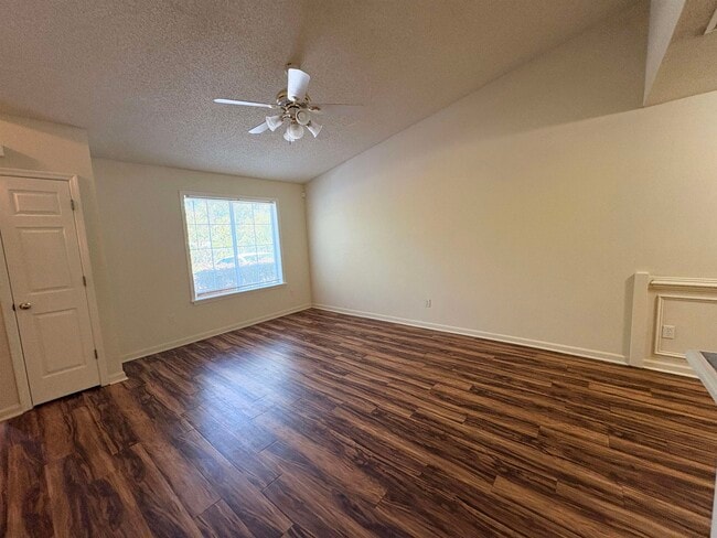 Foto del edificio - 2534 Emerald Ridge Loop
