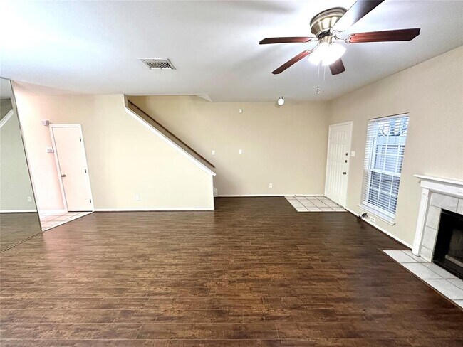 Foto del edificio - 3132 Holly Hall St