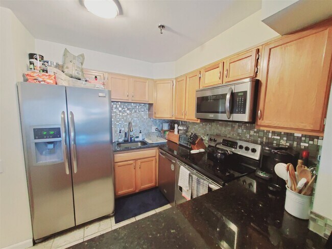 Foto del edificio - 51 Schuyler Avenue Apt #7, Stamford, CT 06...