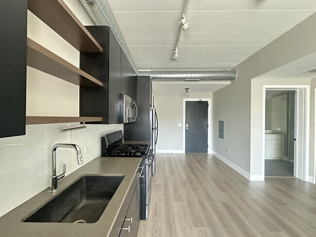 Foto del edificio - 941 W Belmont Ave