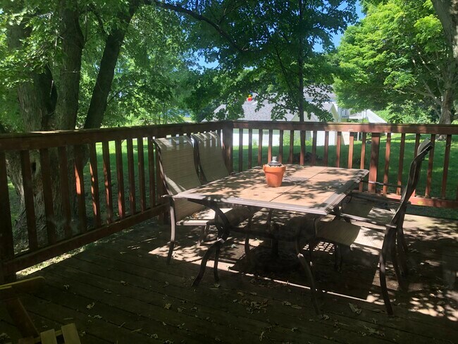deck - 246 Lake Heights