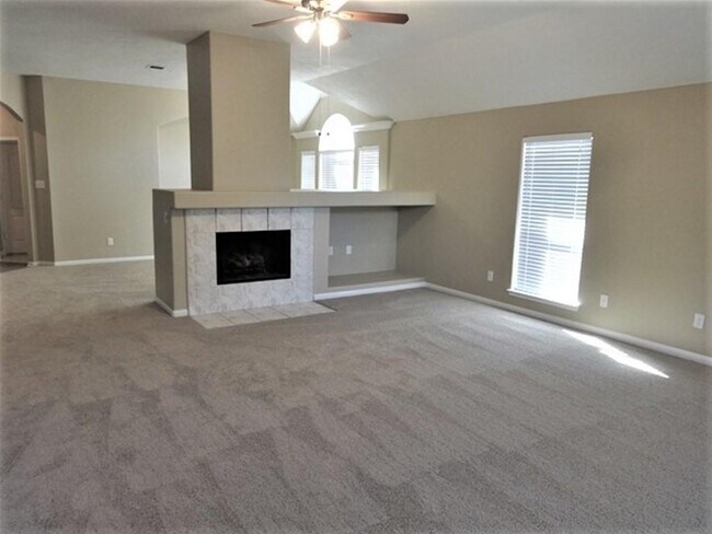Foto del edificio - 1806 Arrowhead Ct