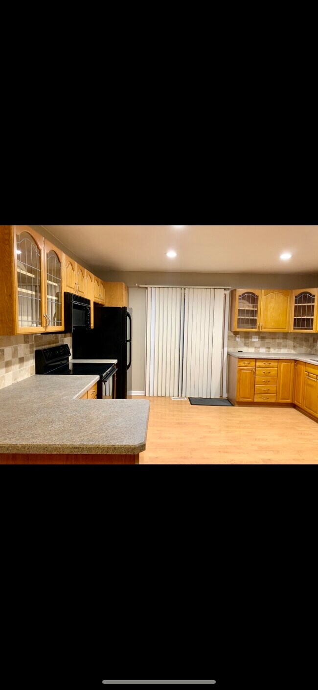 Building Photo - 26621 Townley St
