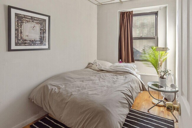 Foto del edificio - 329 Bowery
