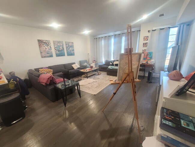 Foto del edificio - 33 Claremont Ave