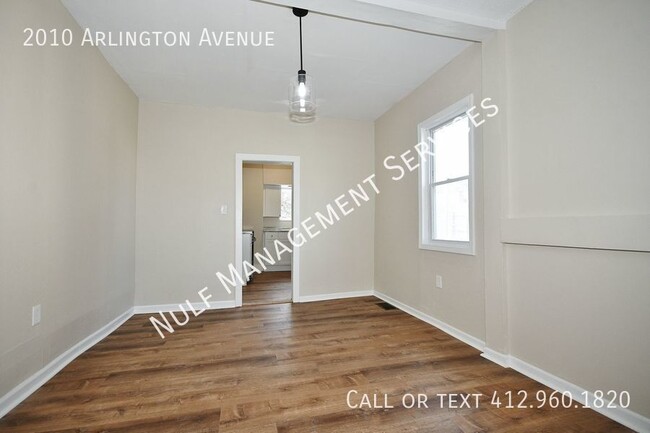 Building Photo - 3 Bed, 2 Bath house in South Side Slopes