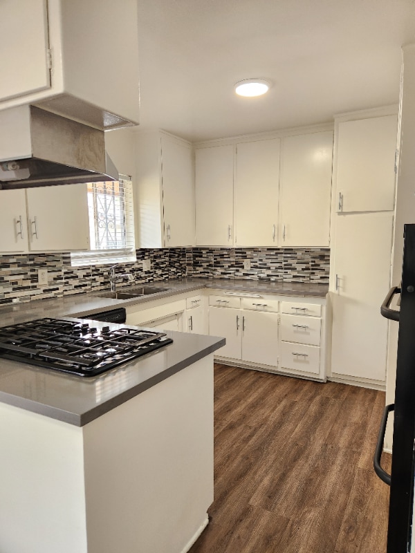Foto principal - 1339 Hobart Blvd