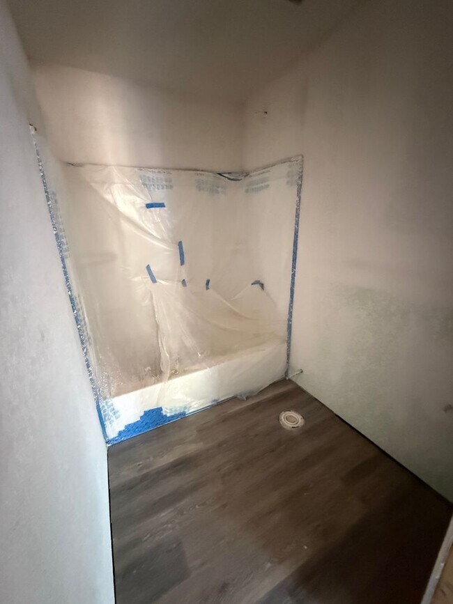 Foto del edificio - Newly Remodeled 2/1 with Large Backyard - MORE PICTURES COMING