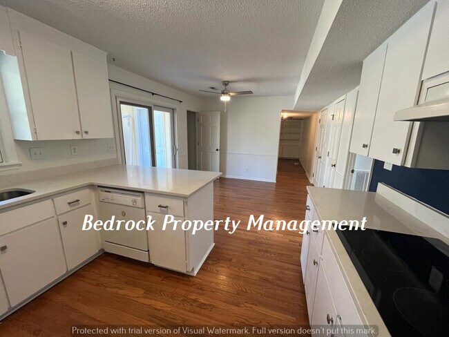 Building Photo - 1709 Willowbrook Dr SE