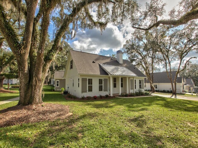 Foto del edificio - 249 Camellia Oaks Ave