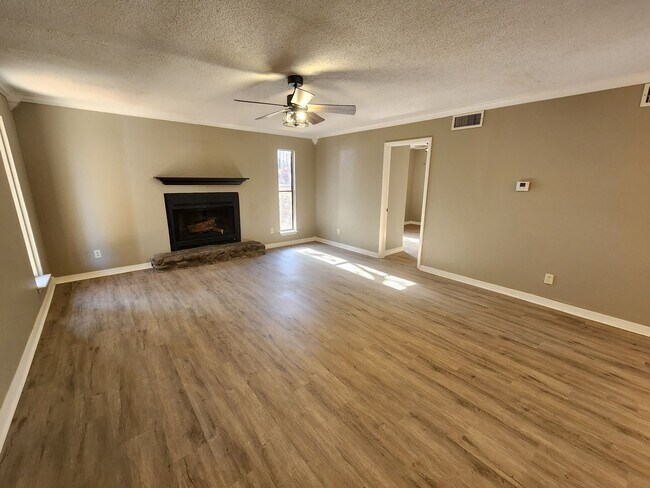 Foto del edificio - 8206 Dogwood Trail