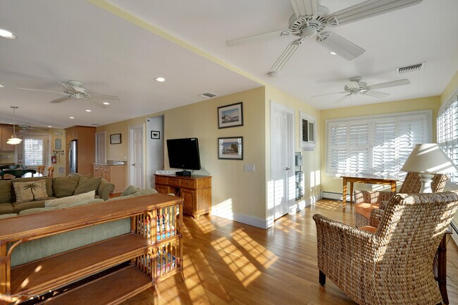 Building Photo - 35 Pearce Ct