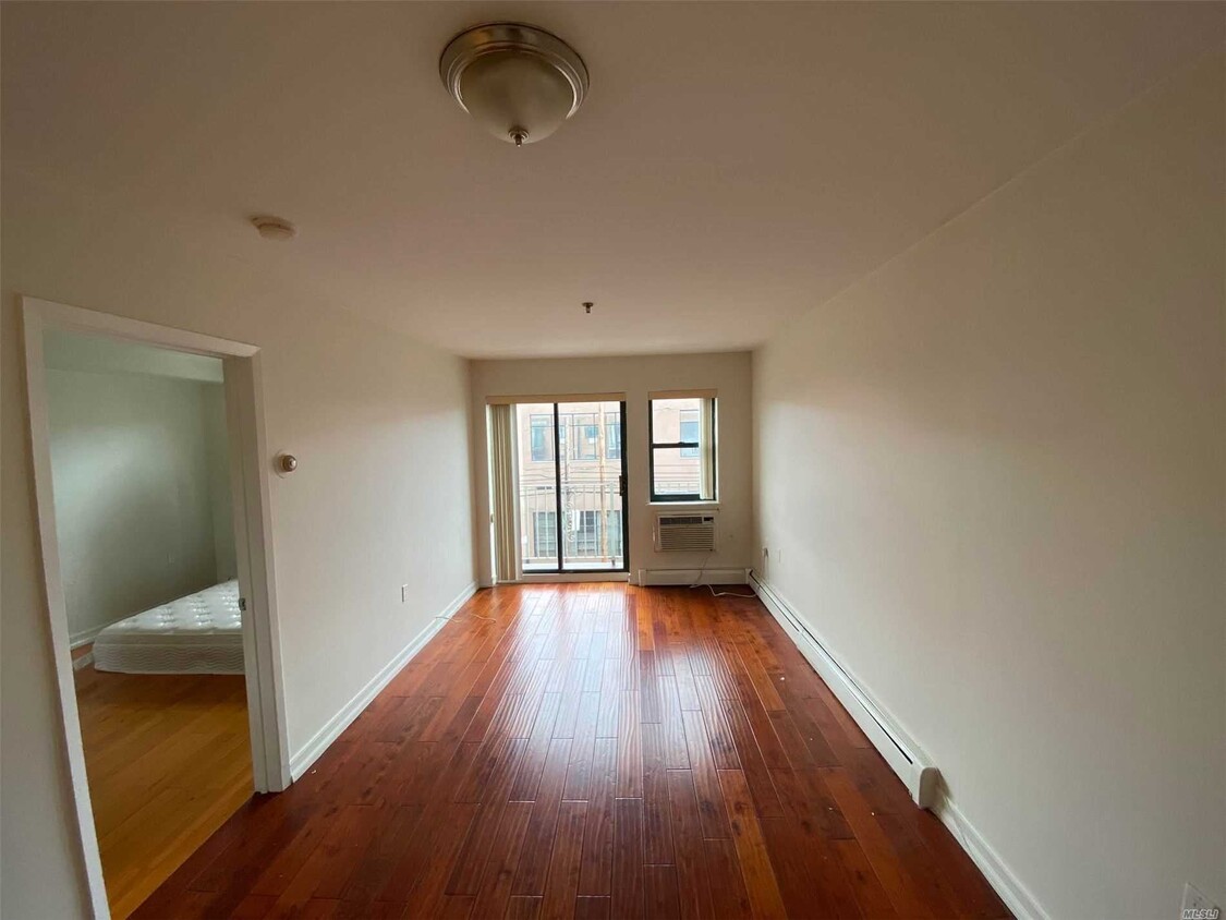 Primary Photo - 3432 10th St