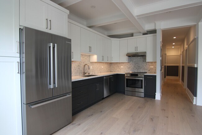 Building Photo - 991 Filbert St