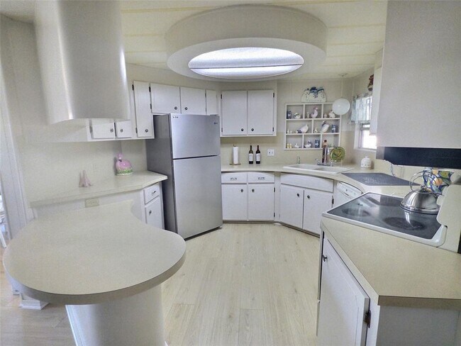 Foto del edificio - 46 E Palm Forest Dr