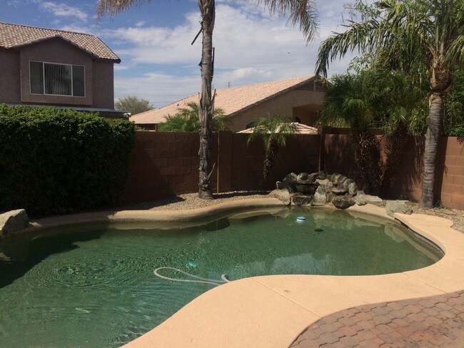 Building Photo - Beautiful 3 bed/2 bath home 85048