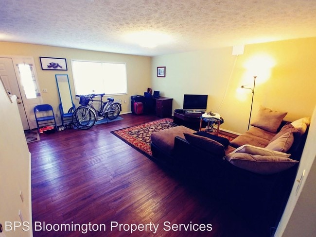 Building Photo - 428 Northlane Dr