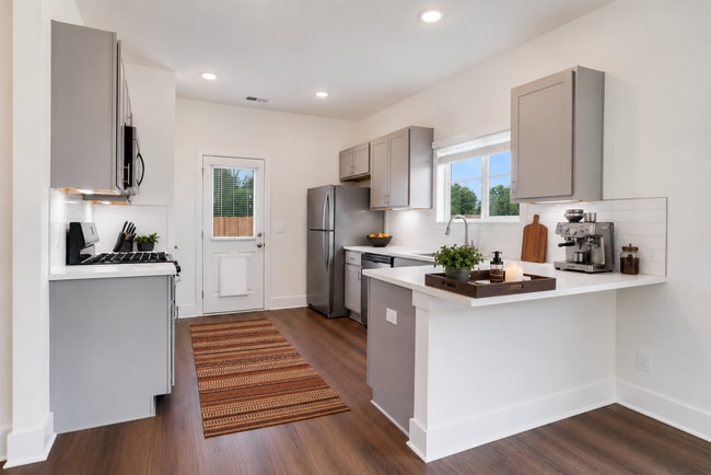 Building Photo - 3 Bedroom home with bonus loft space