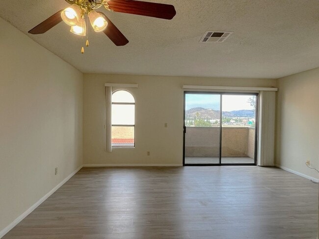 Building Photo - Great Santee condo available now!