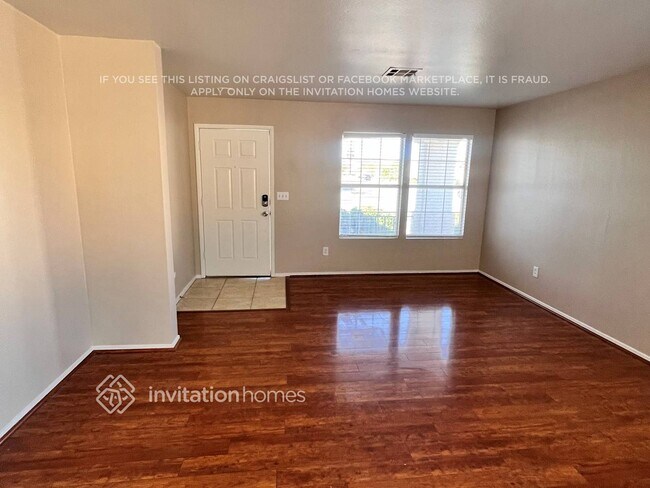 Foto del edificio - 876 Tollbrook Way