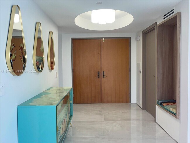 Foto del edificio - 17555 Collins Ave