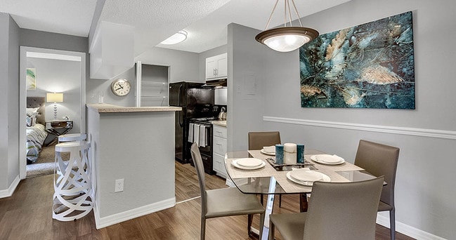 Building Photo - Courtney Cove Apartment Homes