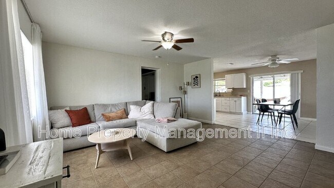 Foto del edificio - 3721 Holiday Rd