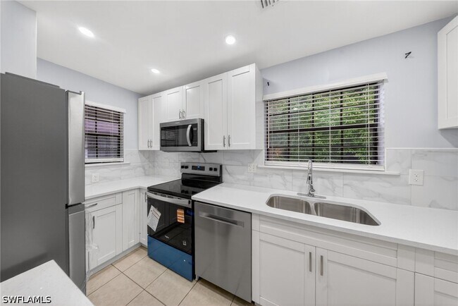 Foto del edificio - 5300 Treetops Dr