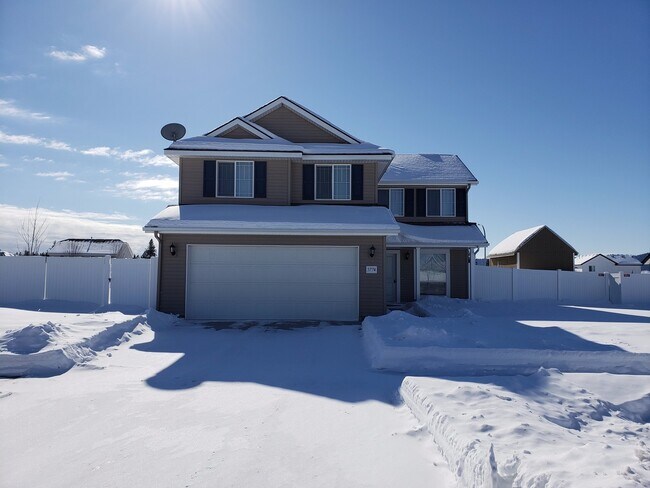 Building Photo - Beautiful 4 bedroom 2.5 Bath home in Coeur...