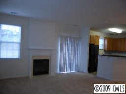 Building Photo - 3385 Streamside Dr