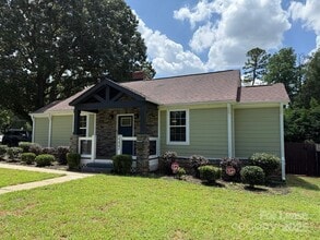 Building Photo - 3332 Draper Ave