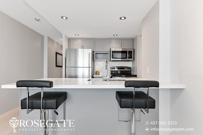 Building Photo - Partly Furnished 1-Bedroom Condo with All Utilities Included – Toronto Waterfront