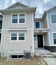Building Photo - 13926 S Champlin Peak Dr