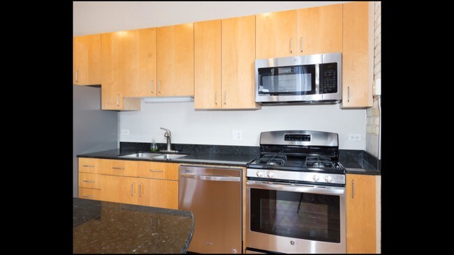 Foto del edificio - 420 S Clinton St