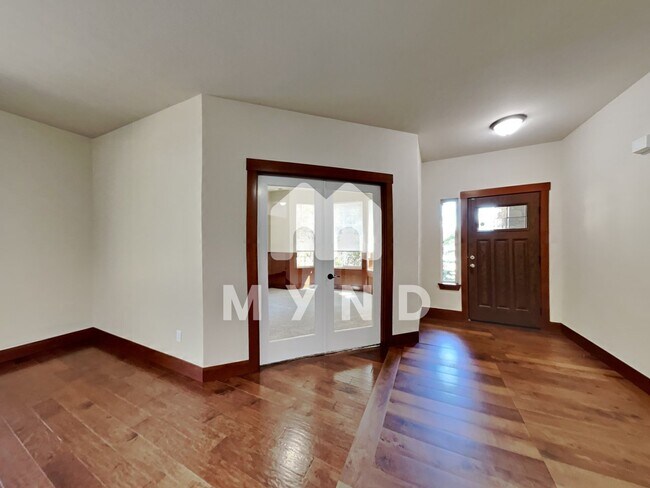 Foto del edificio - 651 Hoquiam Ave NE