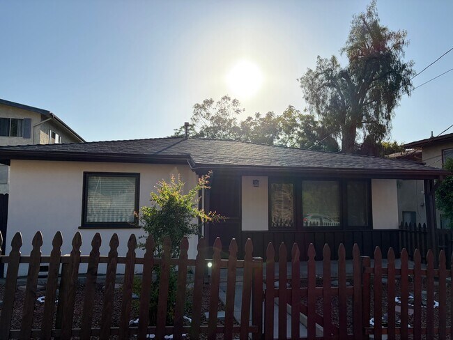 Foto del edificio - 2297 Glendale Blvd
