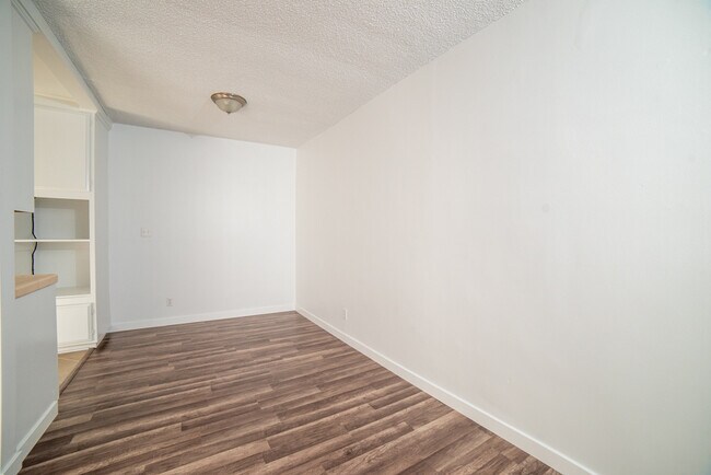 Foto del edificio - 127 S St Andrews Pl