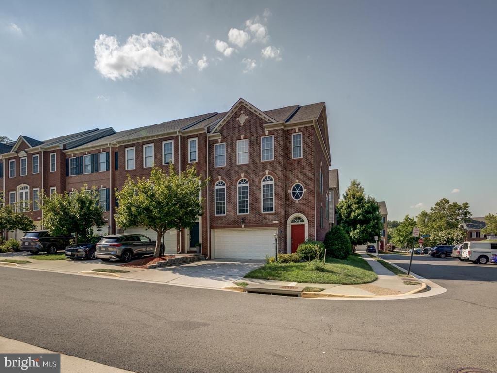 Foto principal - 8410 Chaucer House Ct