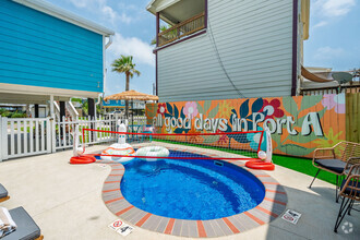 Building Photo - 602 N Palimino Dr