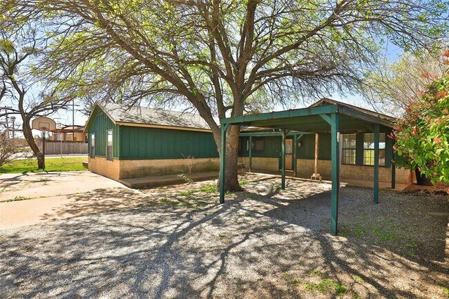 Building Photo - 5620 Buffalo Gap Rd