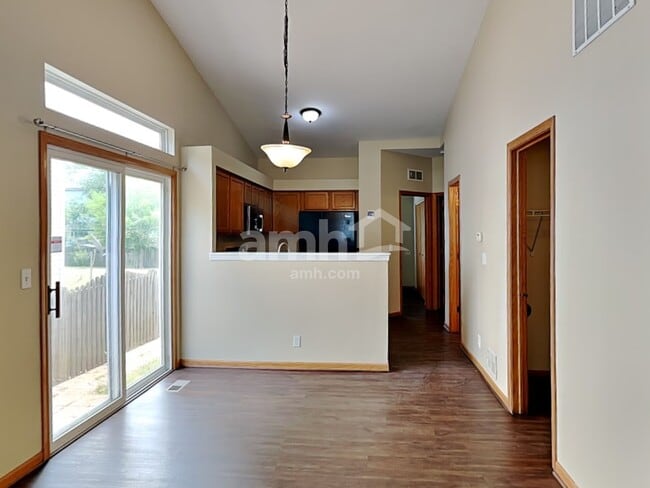 Building Photo - 14151 S Napa Cir