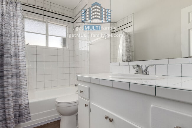 Building Photo - 2618 E Pierson St