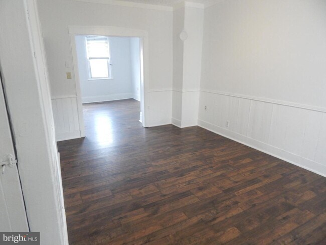 Building Photo - 216 N College St