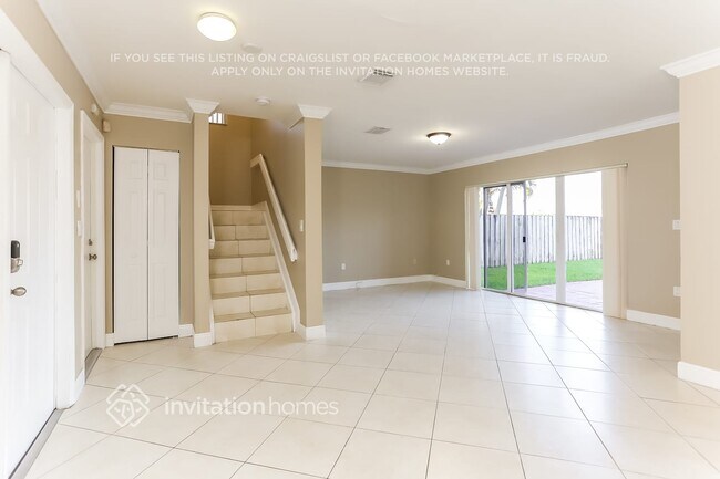 Building Photo - 16201 SW 141st Ave