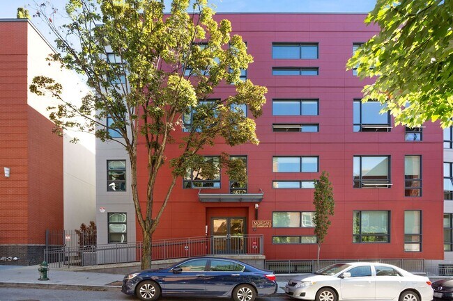 Building Photo - Professionally Managed // 2 bedroom 2 bathroom Modern Condo//  Adams Morgan// Parking Included!