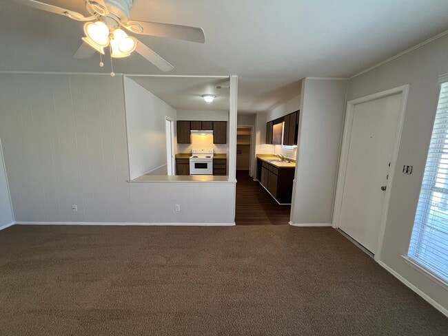 Building Photo - LOVELY 3 BEDROOM HOME NESTLED IN A CUL-DE-...