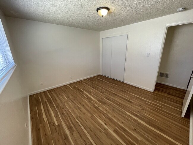 Foto del edificio - Woodside Drive Apartment In Carson City