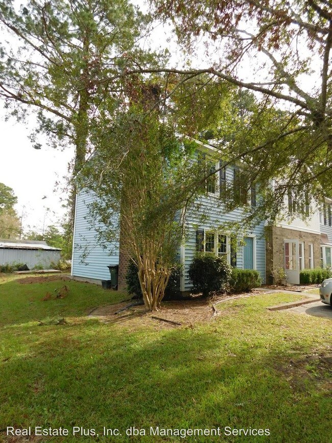 Building Photo - 1104 Karen Dr