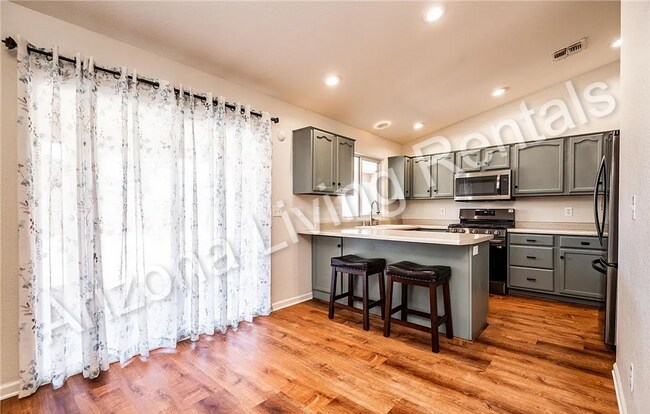 Building Photo - IMMACULATE 3 BEDROOM HOME