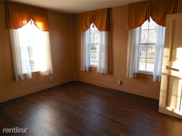 Building Photo - 177 Gibson St